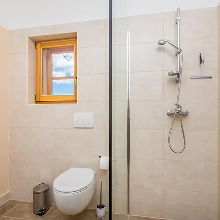 House Hojevica - Kras, Krk בית נופש Kras