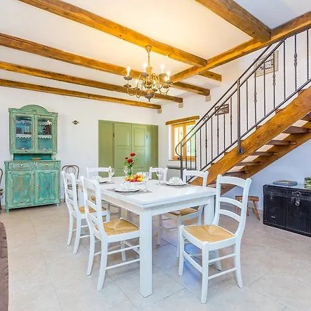 House Hojevica - Kras, Krk Kras