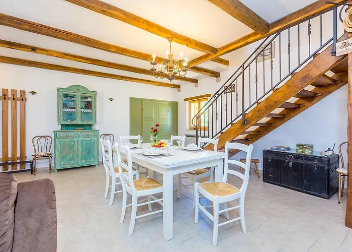 House Hojevica - Kras, Krk Kras