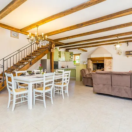 House Hojevica - Kras, Krk