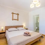 House Hojevica - Kras, Krk Kras