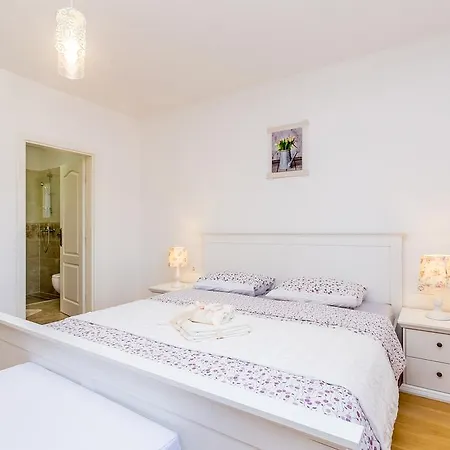 Holiday home House Hojevica - Kras, Krk Kras