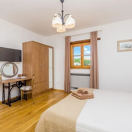 House Hojevica - Kras, Krk Vikendica